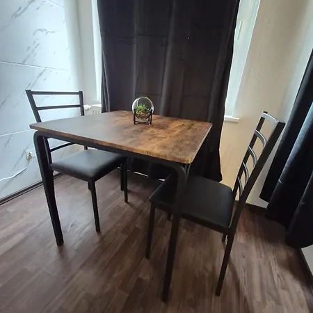 Modern Black In Center Ганновер