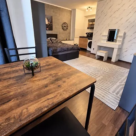 Urbannest Modern Black Suite